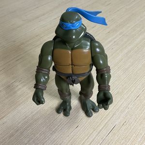 2004 MIRAGE STUDIO PLAYMATES TOYS NINJA TURTLE LEONARDO 8” Clip